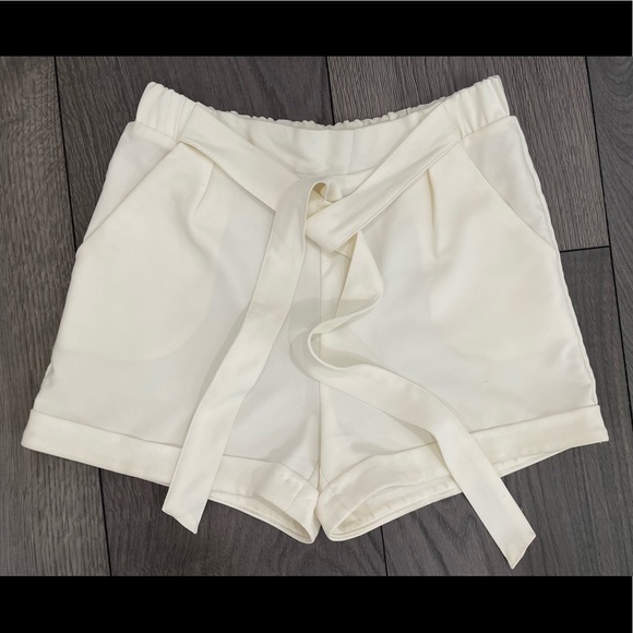 🌷High waisted white pockets satchel shorts - Picture 4 of 5